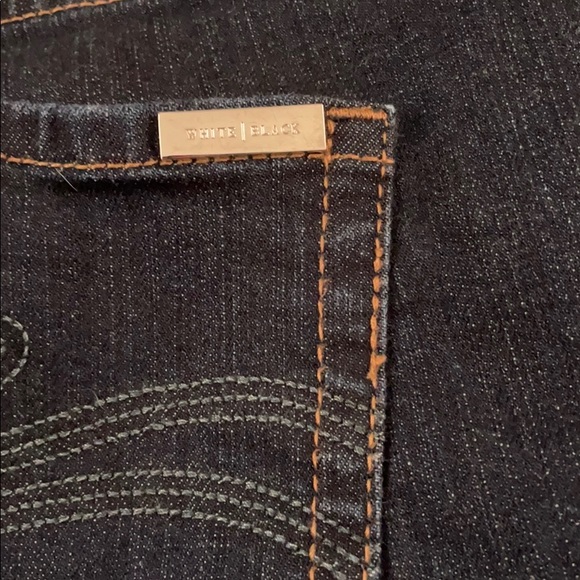 EUC White House Black Market Crop Jeans 8 - Picture 6 of 10